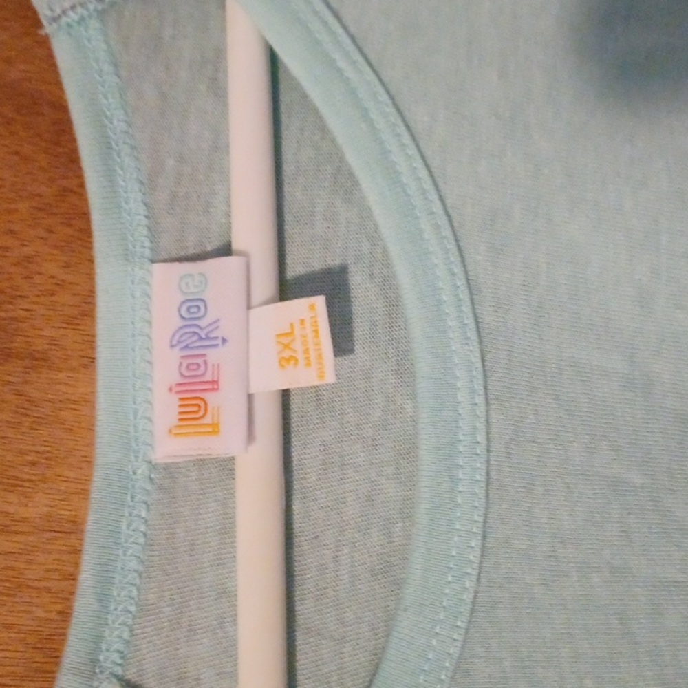 LulaRoe Tee - Picture 3 of 3
